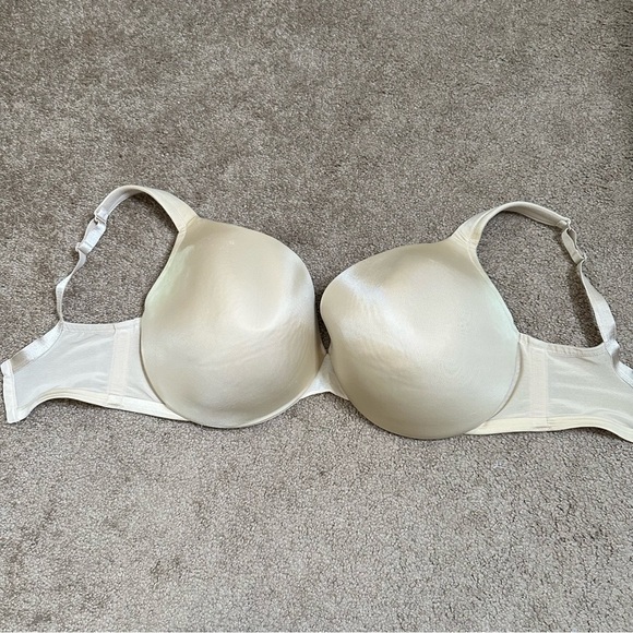 Cacique Two Tan Beige Bras Size 38F NEW WITH TAGS - Picture 1 of 7